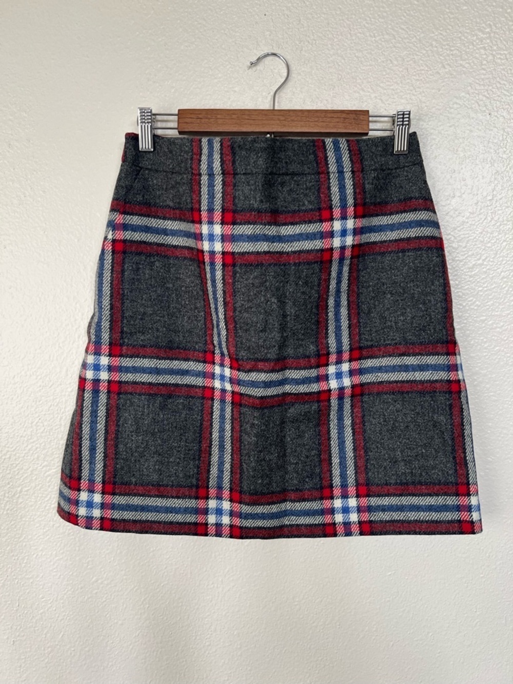 Boden Plaid British Tweed Skirt in Charcoal, Red and Blue size 8